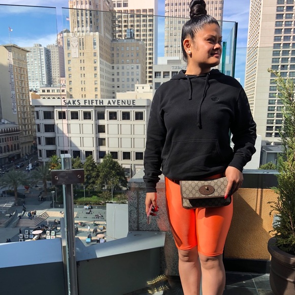 Meet your Posher, Vanessa - Picture 1 of 3